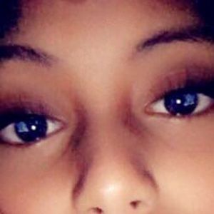 Meet your Posher, Amina